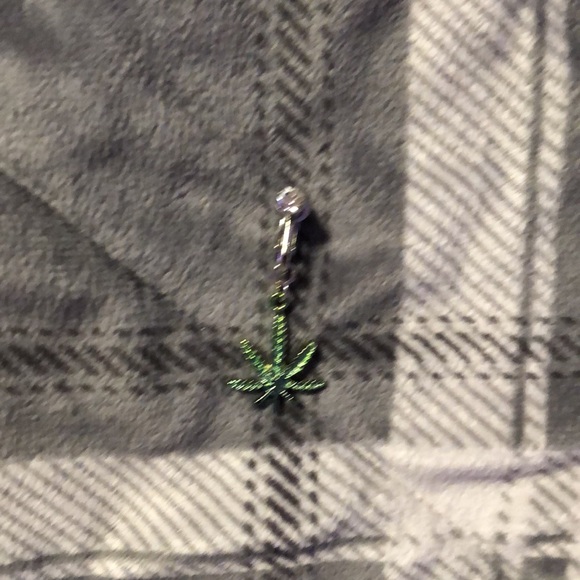 Fake belly button piercing - Picture 7 of 8